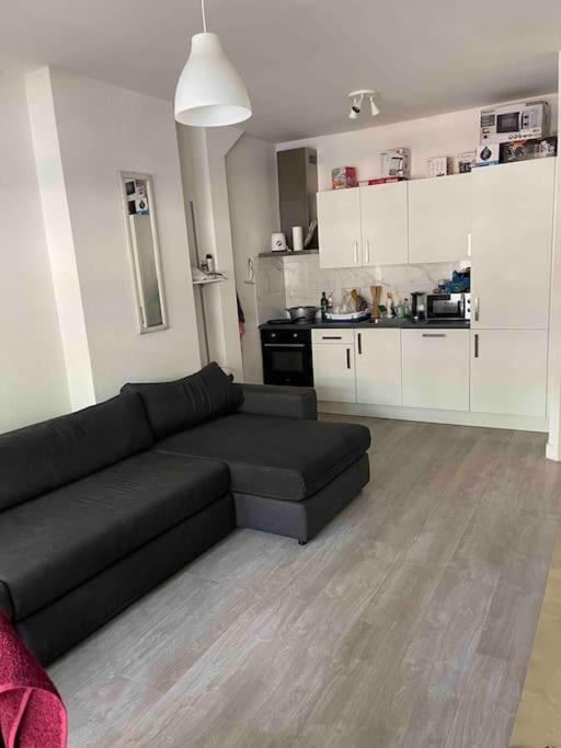 Private Double Bed Room Only With Balcony In Apartment Rotterdam Extérieur photo