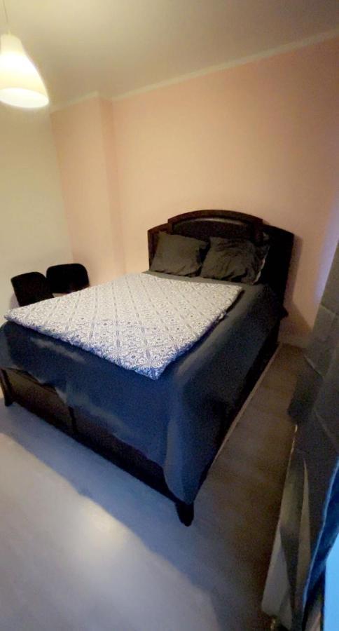 Private Double Bed Room Only With Balcony In Apartment Rotterdam Extérieur photo
